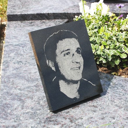 Stein Schneider Grabschmuck und Zubehör