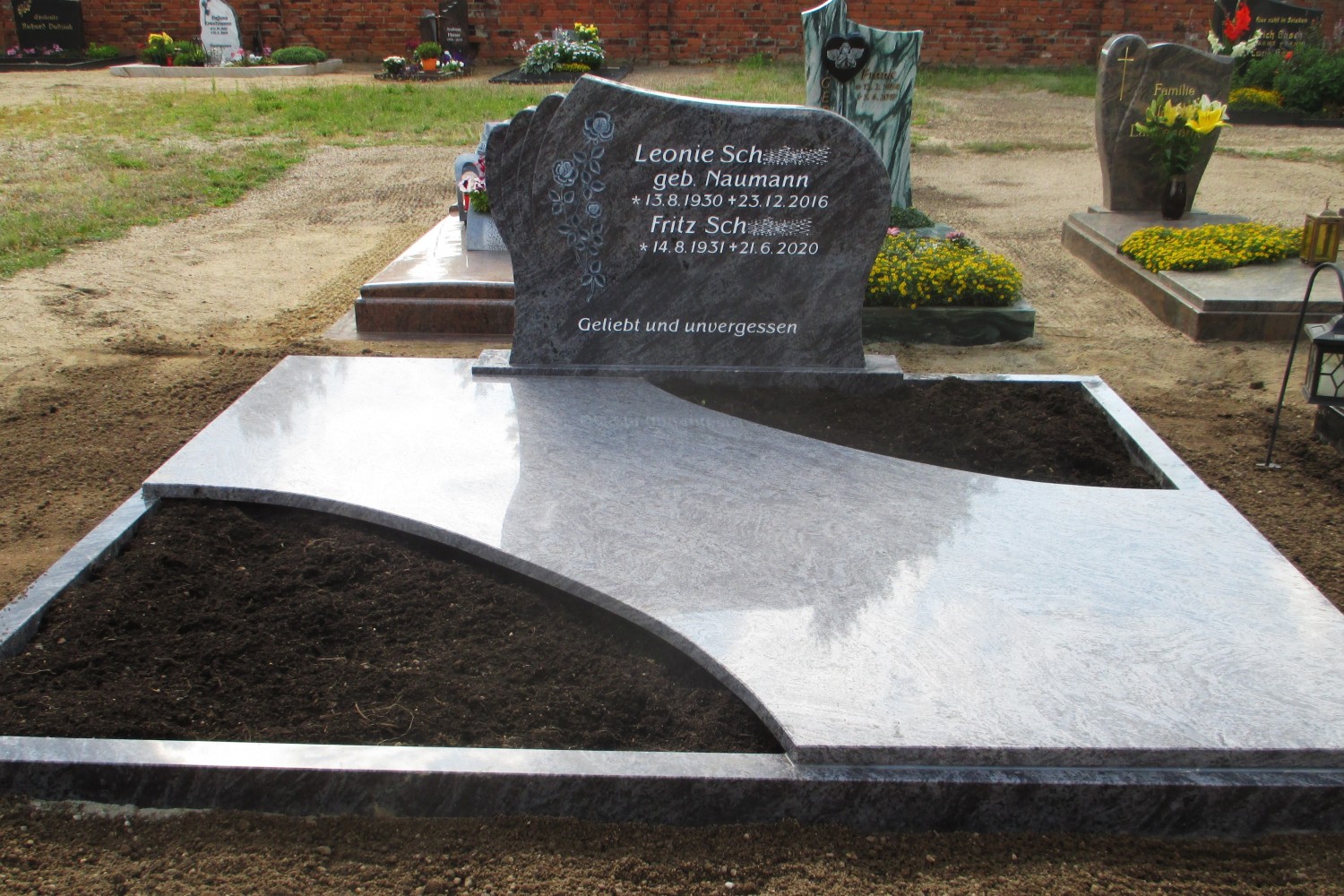 Stein Schneider Grabsteine